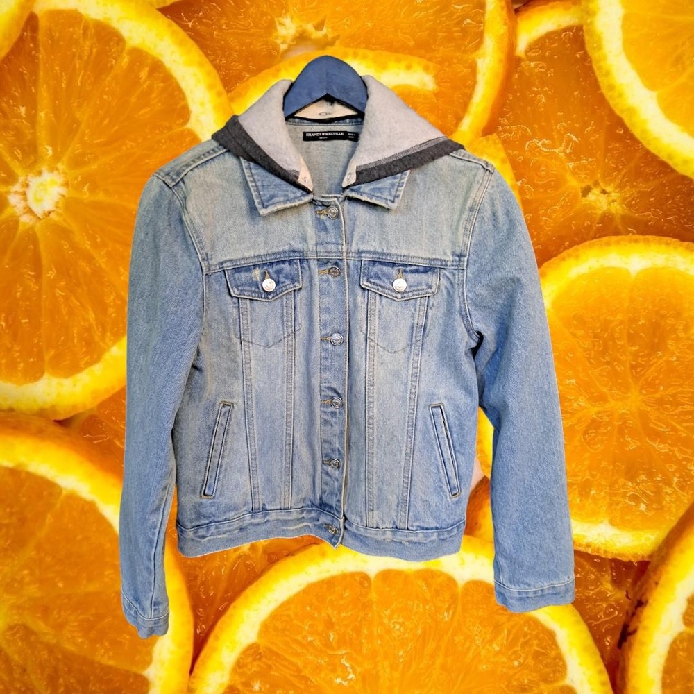 Brandy Melville Women Light Wash Denim Hooded Trucker Jacket OS RN 090233